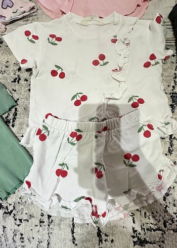 1,5 Yaş Beden H&M toplu 300 tl tl
