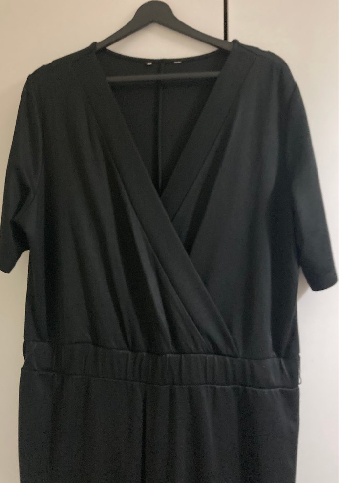 Siyah V Yakalı Kadın Midi Tulum - Görsel 2