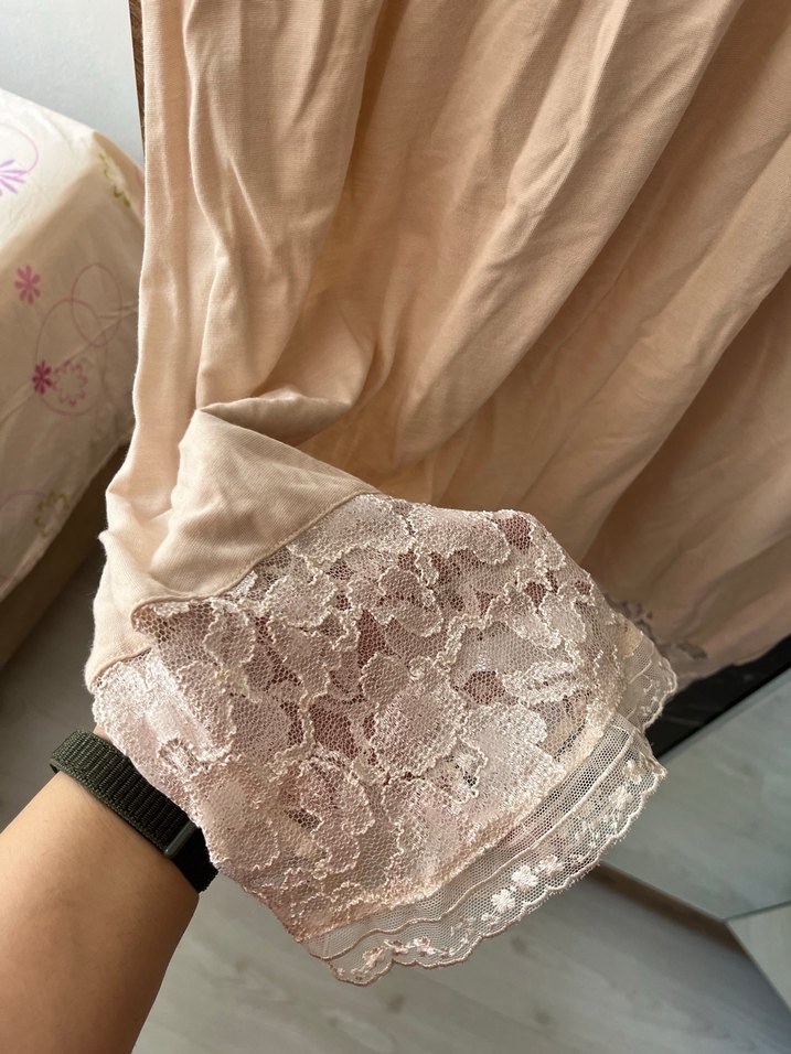 Nakış Detaylı Uzun Bej Lohusa Geceliği - Görsel 4