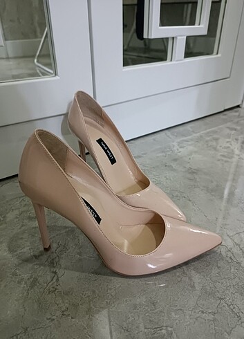 Nine West Nude stiletto 