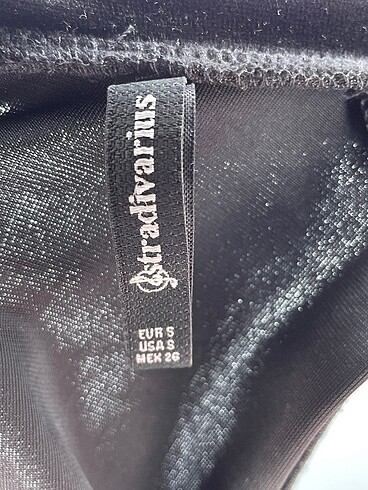 s Beden siyah Renk Stradivarius Mini Üst %70 İndirimli.