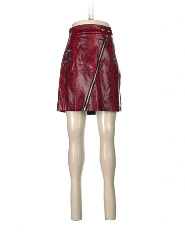 Bershka Mini Etek %70 İndirimli.
