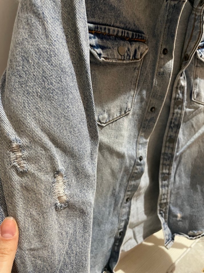 ZARA Yırtık Detaylı Kot Ceket - Görsel 4