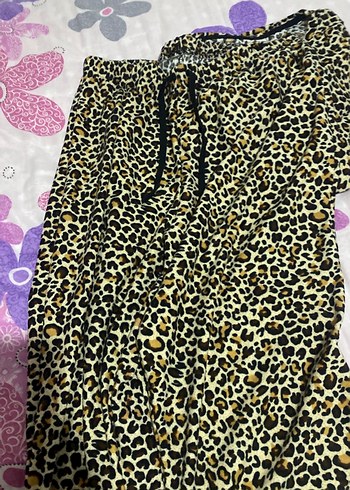 Leopar Desenli Kadın Mini Pijama Takımı - Görsel 2