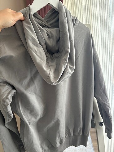 m Beden gri sweatshirt
