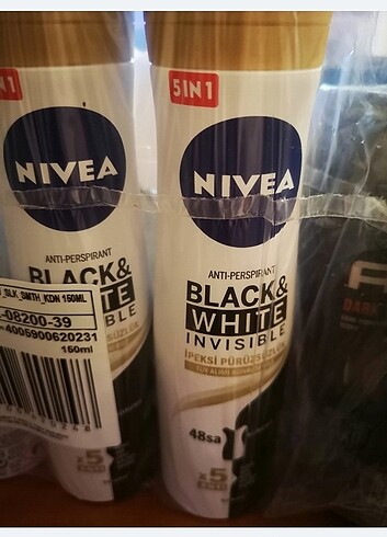  Beden Nıvea black Deodorant 