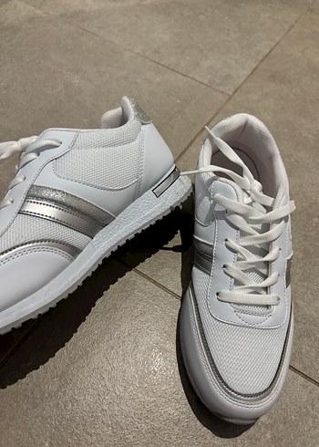 38 Beden Polaris Kids Beyaz Gri Kız Çocuk Spor Ayakkabı
