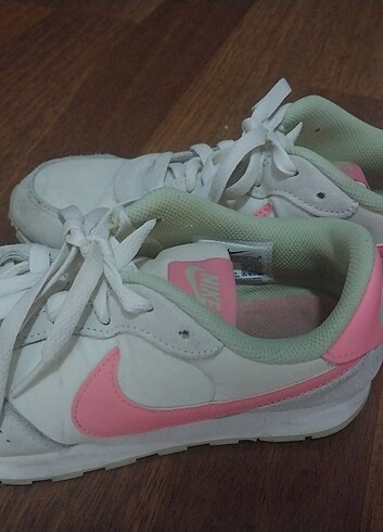 Nike spor ayakkabi