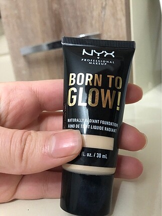 NYX Nyx born to glow!
