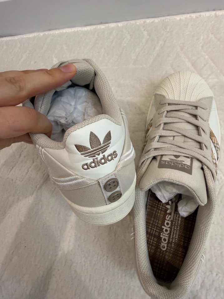 Yılan Desenli Gri Bağcıklı Kadın Spor Ayakkabı - Görsel 5