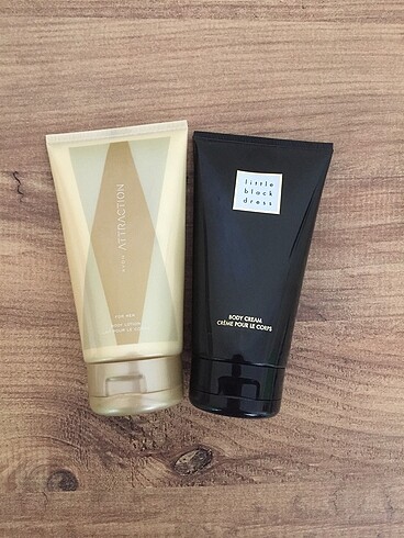 Avon vücut kremi. Little Black Dress -Attraction