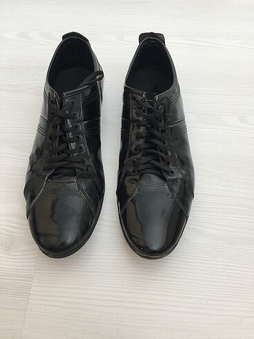 Siyah Rugan Ayakkabı