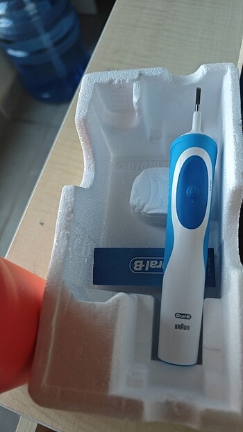 Oral-B Oral- b şarjlı diş fırçası