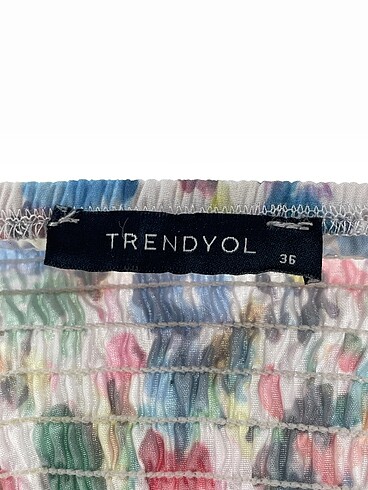 36 Beden çeşitli Renk Trendyol & Milla Bluz %70 İndirimli.