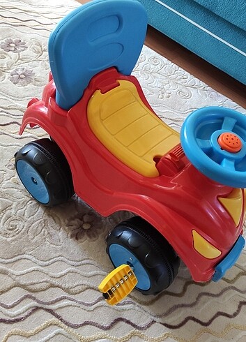 Beden kırmızı Renk Pedallı araba