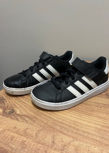 Kız Çocuk Siyah Adidas Spor Ayakkabı - Görsel 2