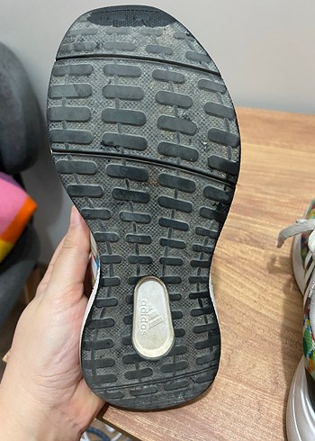 Adidas kız çocuk ayakkabısı 31/5 numaradır - Görsel 4
