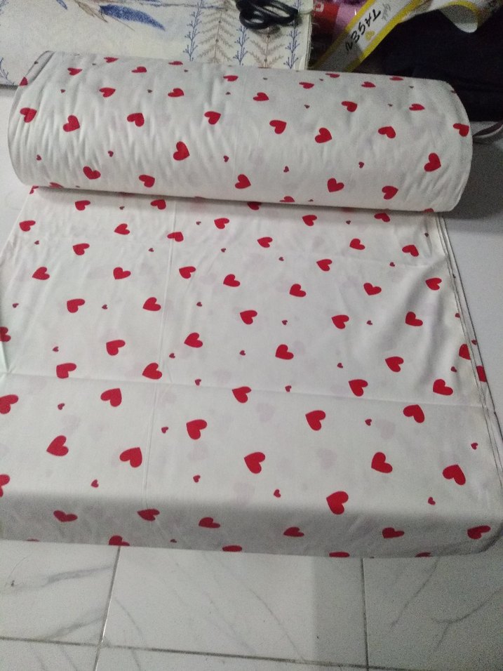 Kırmızı Kalp Desenli Beyaz Nevresim kumaşı - Görsel 2