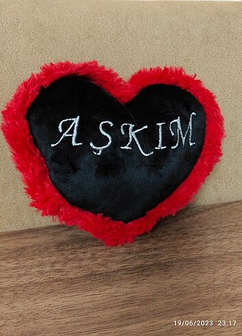 Peluş kalp yastık 