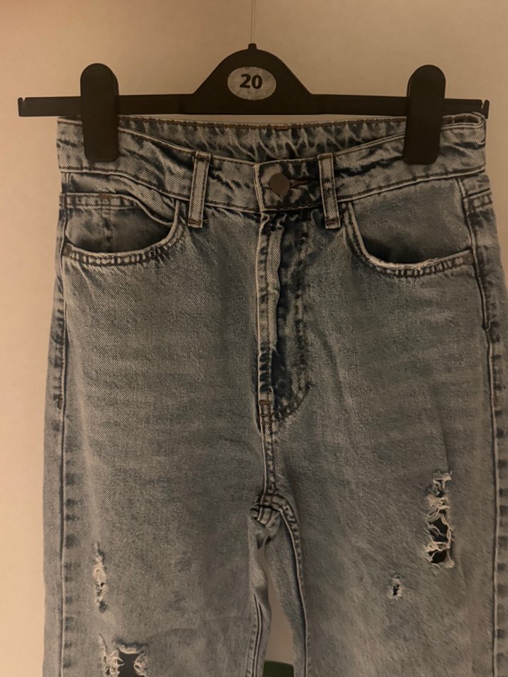 Gri Yırtık Detaylı Bol Kesim Denim Pantolon - Görsel 3