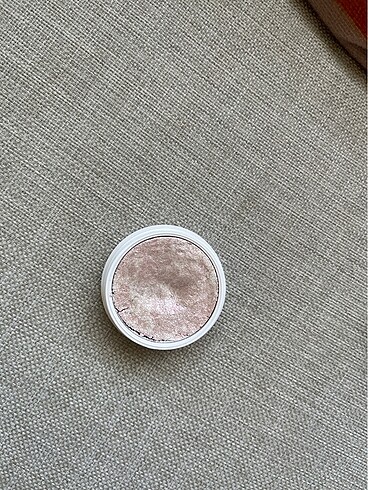 Beden Colour pop super shock highlighter