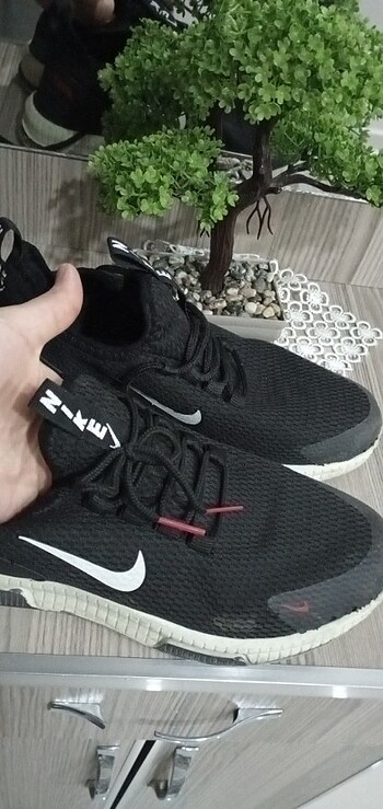 Spor ayakkabı 