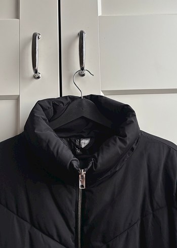 xs Beden H&M Kadın Siyah Dik Yakalı Şişme Mont