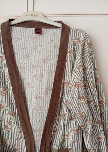 Uzun Bol Kesim Bej Kadın Sabahlık - Görsel 2