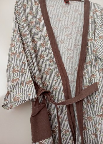 Uzun Bol Kesim Bej Kadın Sabahlık - Görsel 3