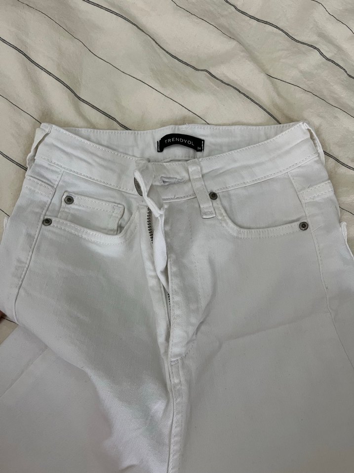 Beyaz Kadın Dar Kesim Midi Kot Pantolon - Görsel 2