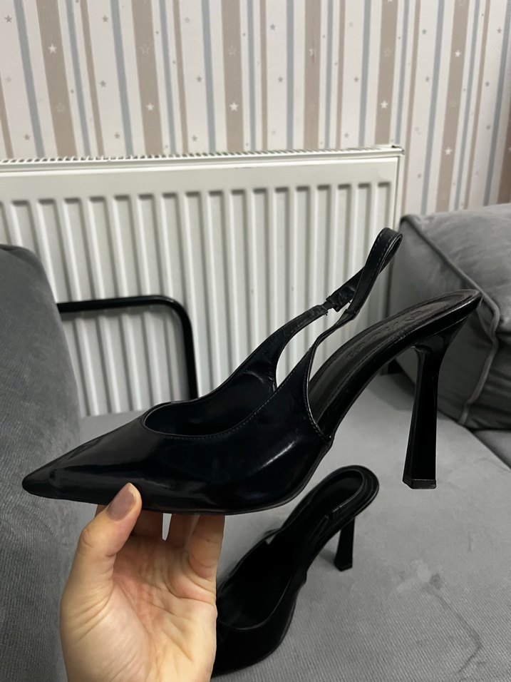 Siyah topuklu ayakkabı - Görsel 5