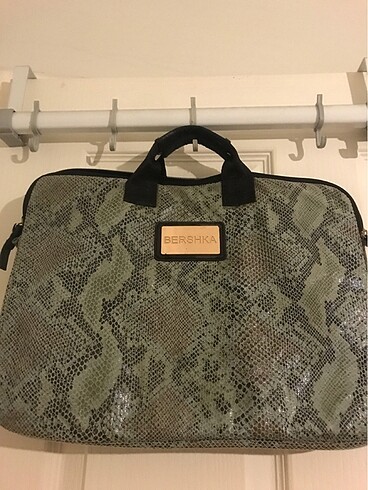 Bershka Laptop-Ipad çantası