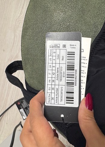 Trendyol Siyah V Yaka Fermuarlı Tulum - Görsel 3