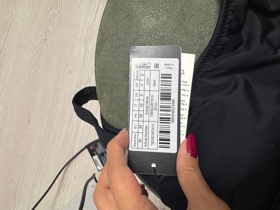 Trendyol Siyah V Yaka Fermuarlı Tulum - Görsel 3