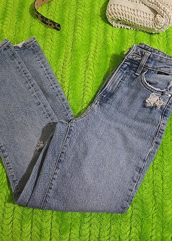 Gri Mavi Yırtık Detaylı Midi Boy Kot Pantolon