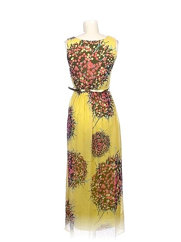 m Beden PreLoved Uzun Elbise %70 İndirimli.