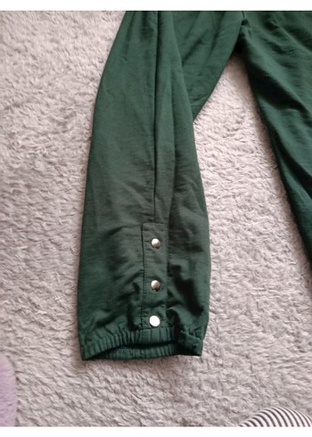 Kısa Kollu Fermuarlı Yeşil Bluz alt ust - Görsel 3