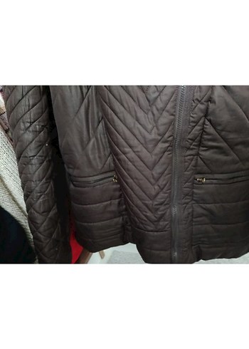 Kahverengi Kapüşonlu Fermuarlı Kadın Mont - Görsel 3