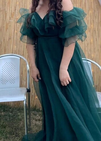 Nişan kiyafeti