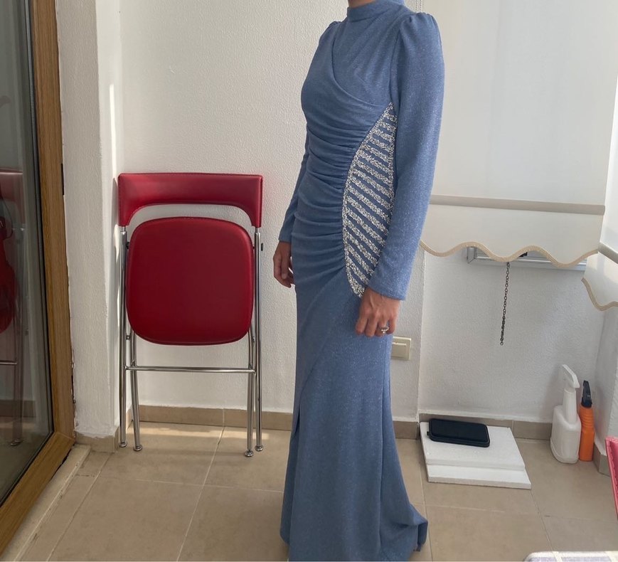 Uzun Kollu Mavi İşlemeli Abiye Elbise - Görsel 3