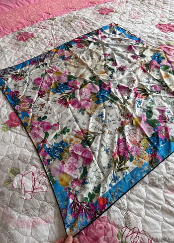 Çiçek Desenli cacharel ipek teli eşarp - Görsel 5