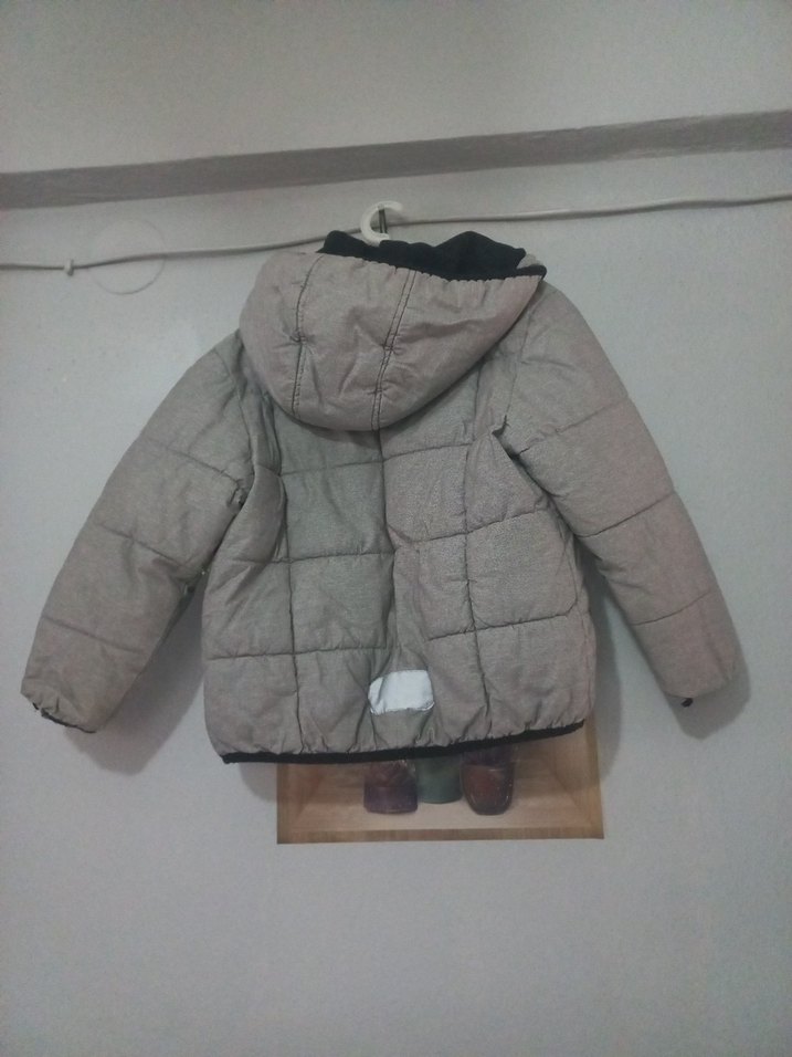 Gri Kapüşonlu Erkek Çocuk Mont - Görsel 2