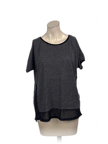 Mavi T-shirt %70 İndirimli.