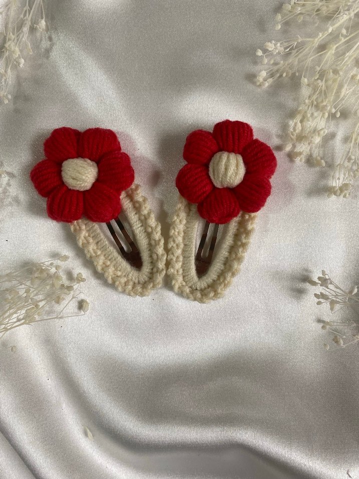 Pelamira: Nakışlı Kırmızı Örgü Çocuk Saç Tokası - Görsel 3