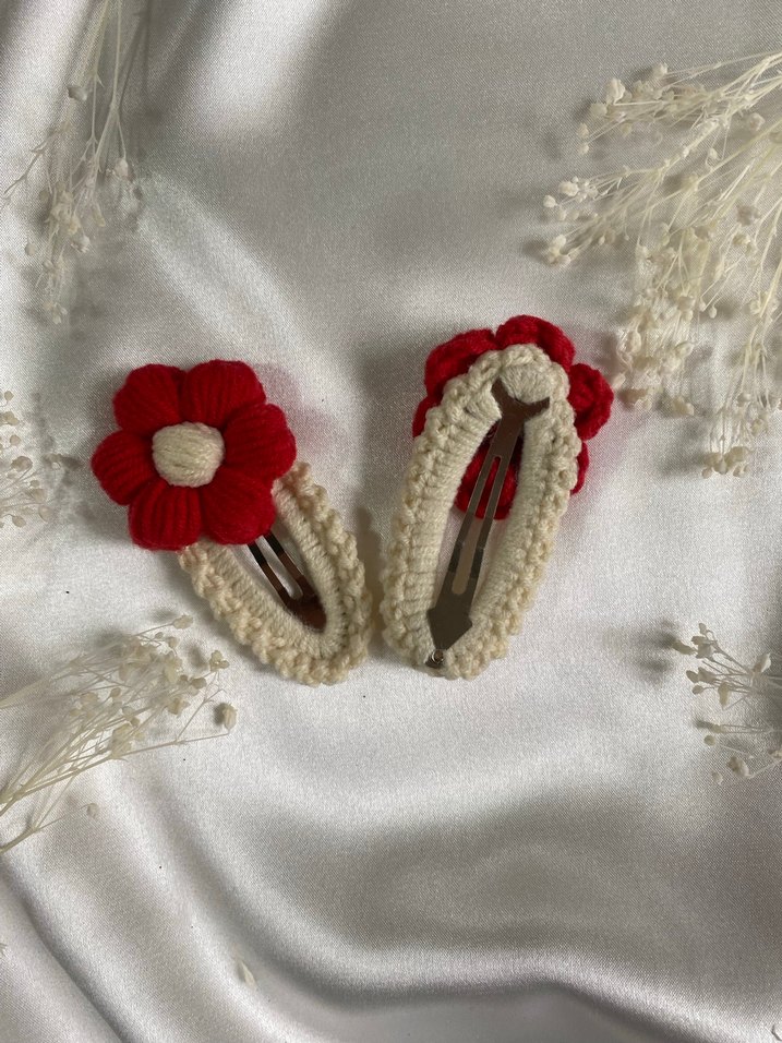 Pelamira: Nakışlı Kırmızı Örgü Çocuk Saç Tokası - Görsel 4