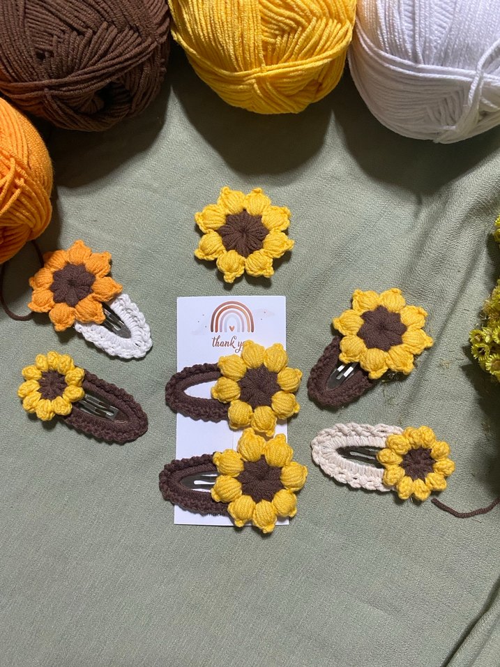 Pelamira, Güne bakan çiçek toka seti - Görsel 2