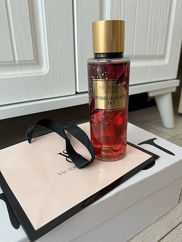 Victoria s Secret Victoria Secret Pomegranate Sky