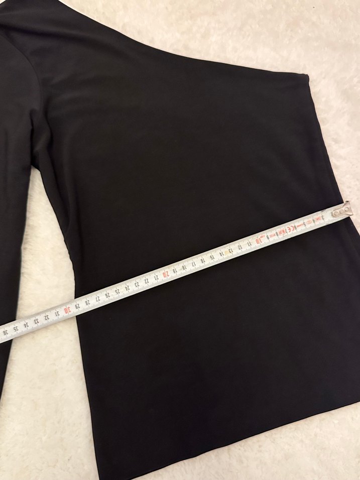 Siyah Tek Kollu Bluz - Görsel 4