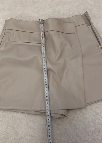 Bej Mini Deri Görünümlü Şort - Görsel 5