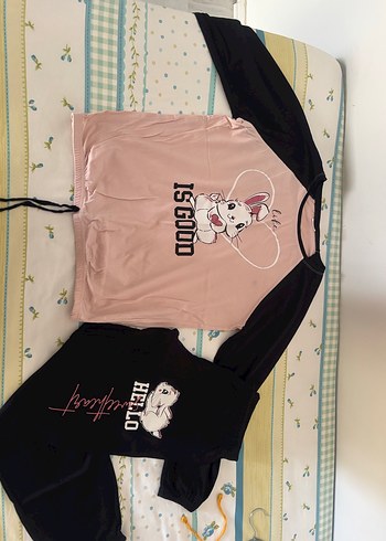 Uzun kollu tavşan baskılı pijama takımı